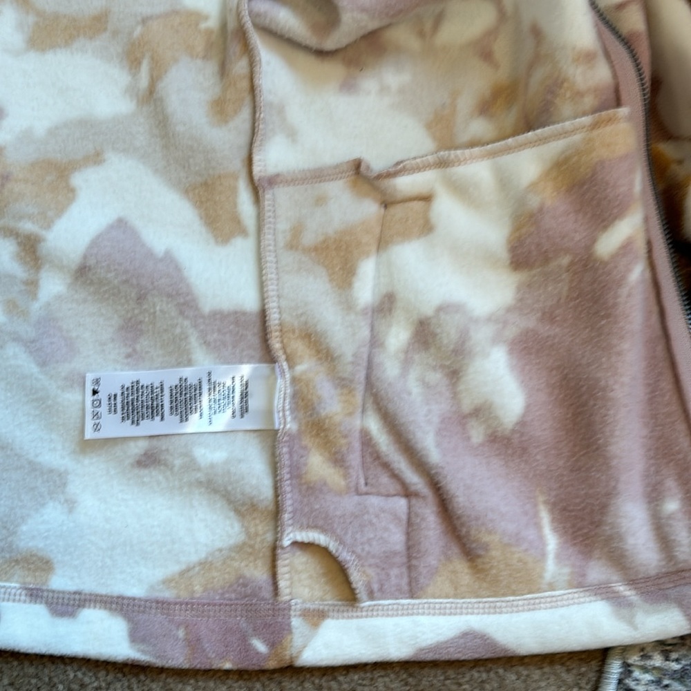 Calvin Klein Performance cute camo fleece hoodie. Small. Like new!! - Picture 13 of 14